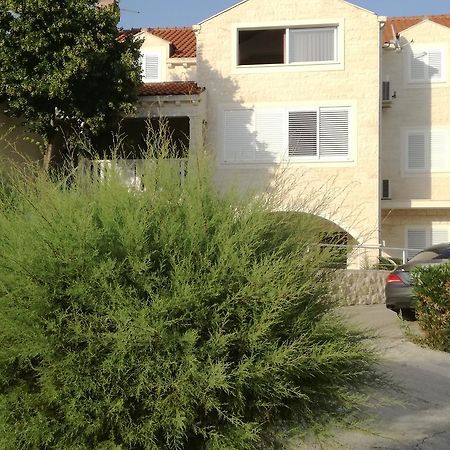 Apartments Suton Mokosica Exterior photo